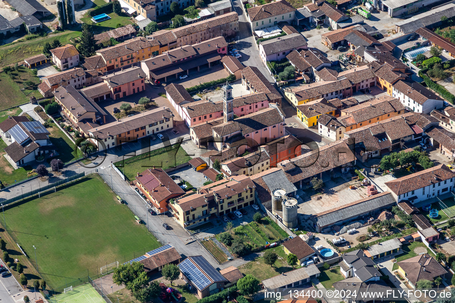 Vue aérienne de Place Trente à Ripalta Guerina dans le département Cremona, Italie