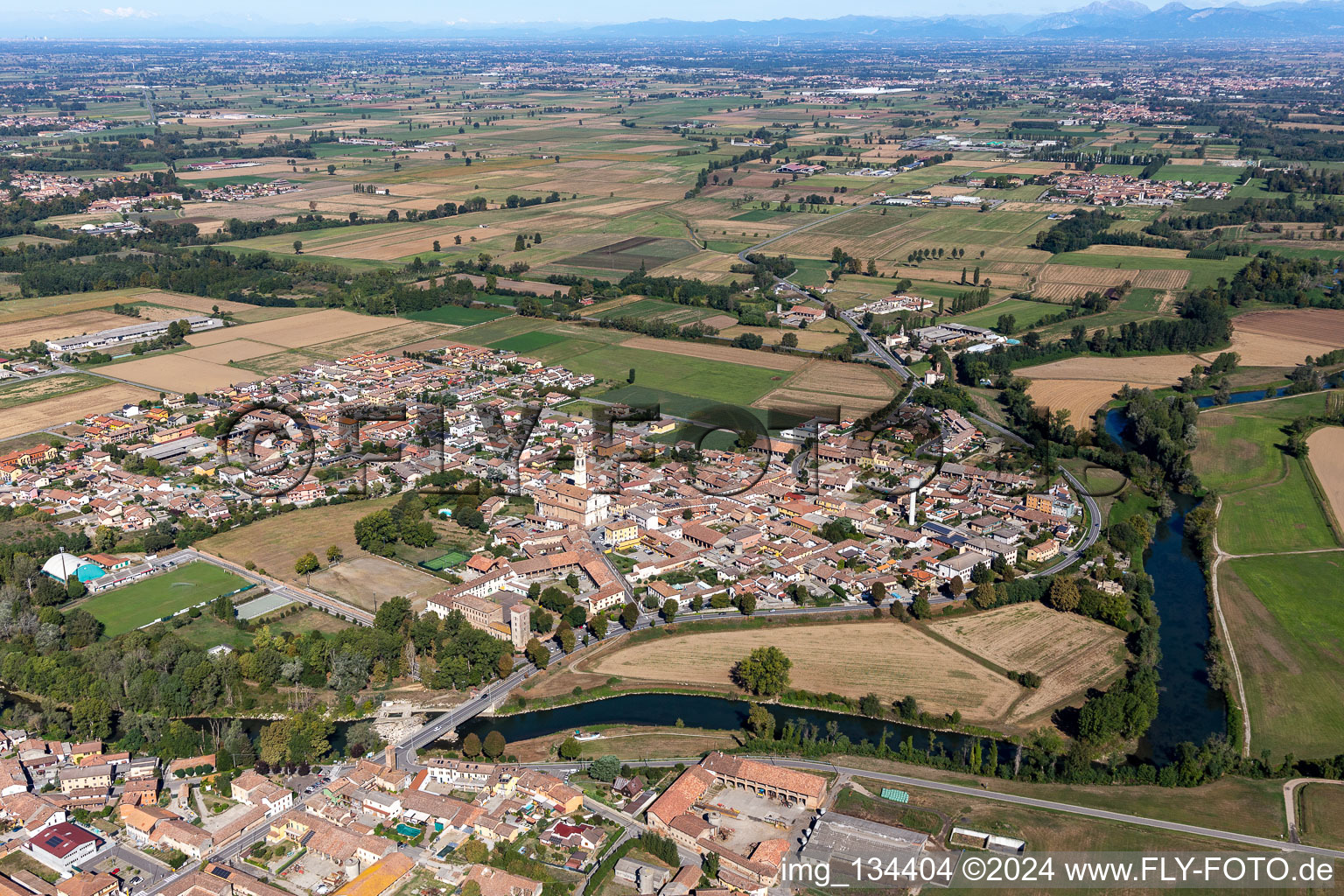 Vue aérienne de Montodine dans le département Cremona, Italie