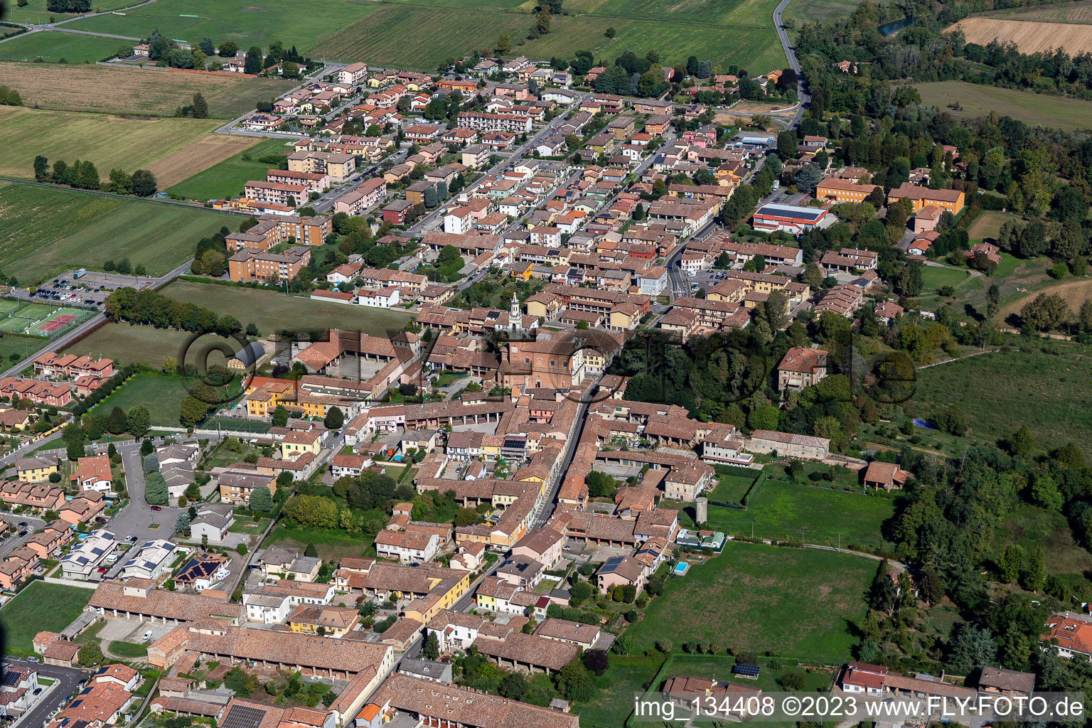 Vue aérienne de Quartier Ripalta Nuova in Ripalta Cremasca dans le département Cremona, Italie