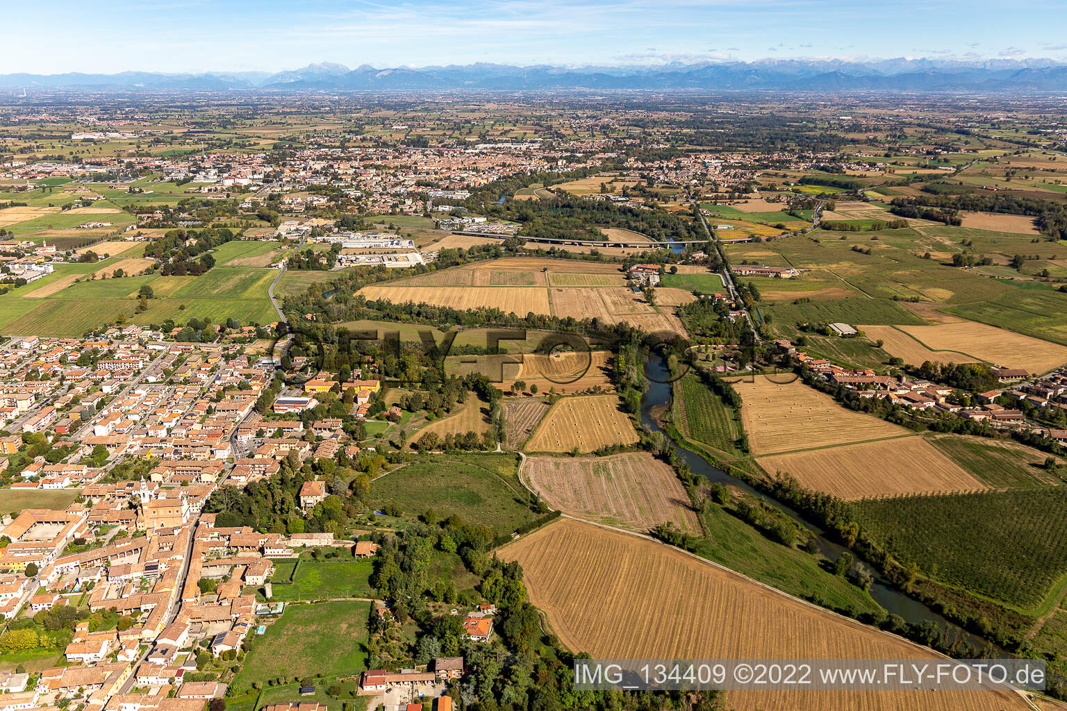 Vue aérienne de Ripalta Cremasca dans le département Cremona, Italie