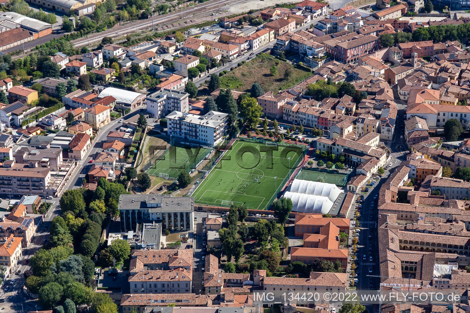 Vue aérienne de Stade Giuseppe Voltini à Crema dans le département Cremona, Italie