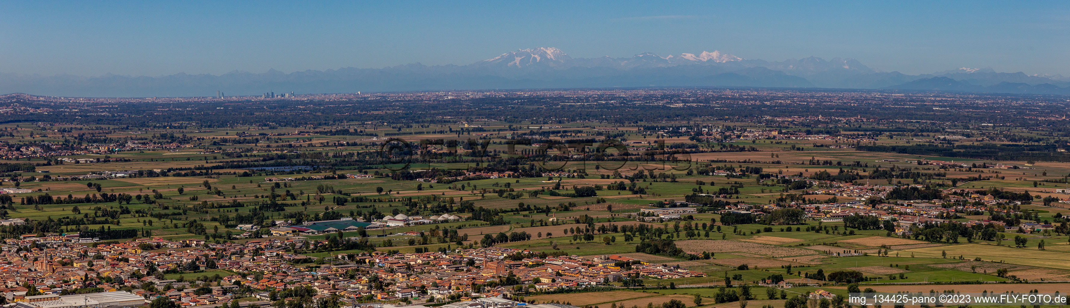 Vue aérienne de Panorama à Trescore Cremasco dans le département Cremona, Italie