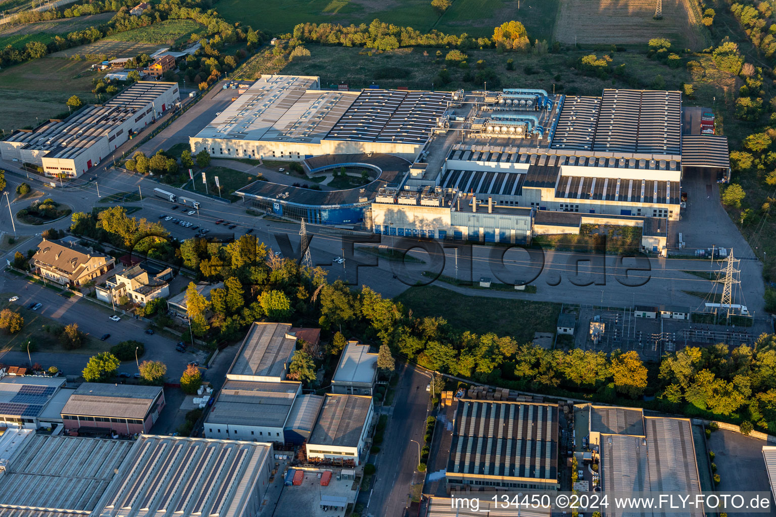 Vue aérienne de Elcograf Spa (Treviglio), Eurogravure SPA à Treviglio dans le département Bergamo, Italie