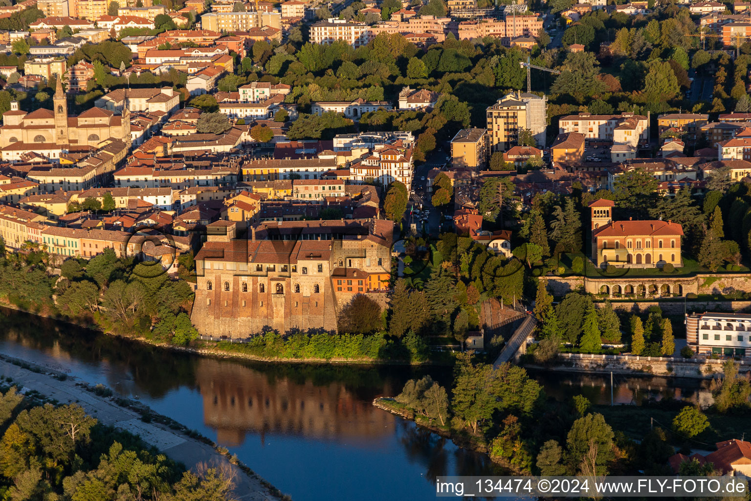 Château de Cassano d'Adda, Villa Gabbioneta à Cassano d’Adda dans le département Lombardie, Italie depuis l'avion