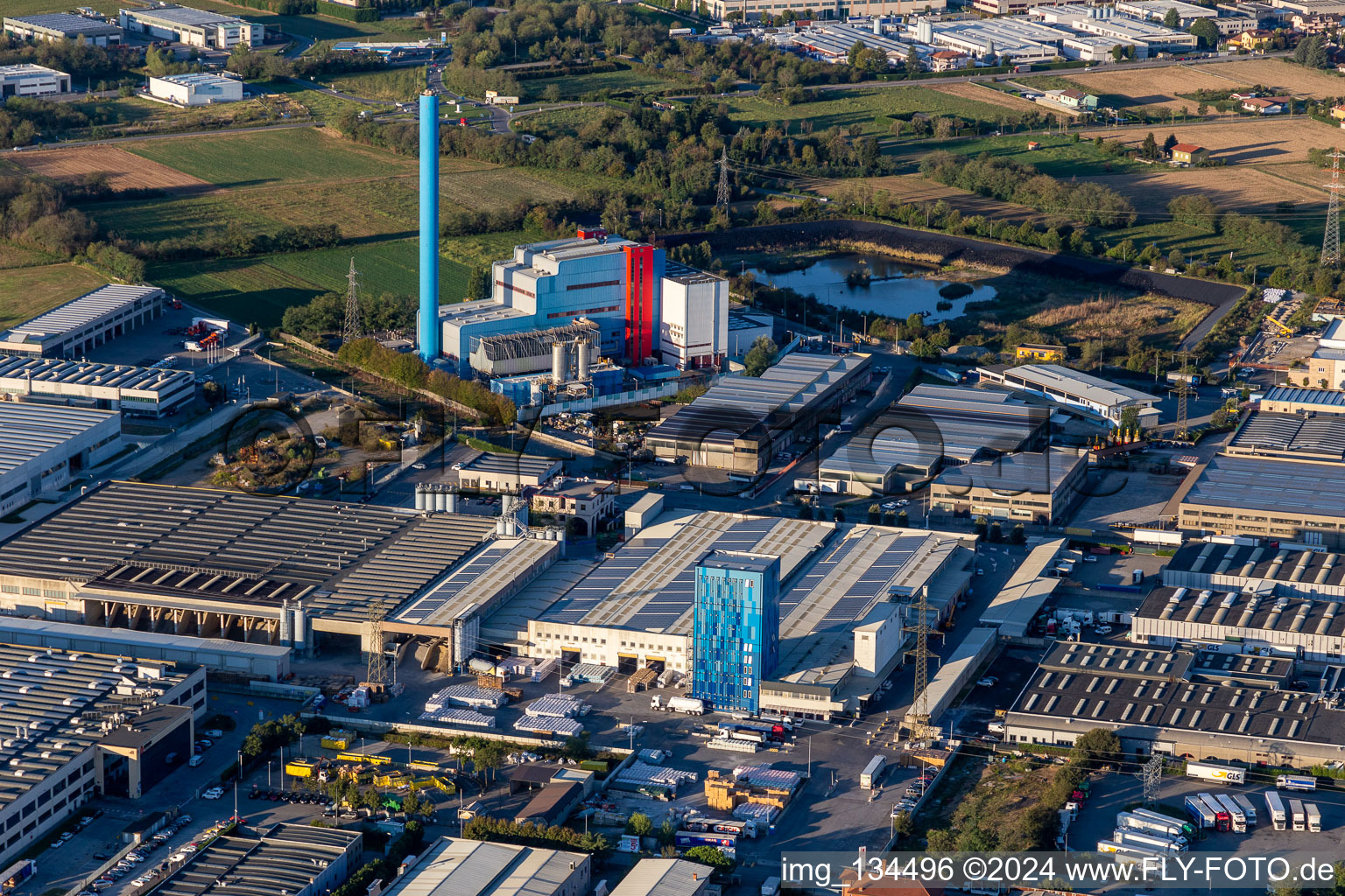 Vue aérienne de Ates - Azienda Territoriale Energia e Servizi Srl à Trezzo sull’Adda dans le département Lombardie, Italie