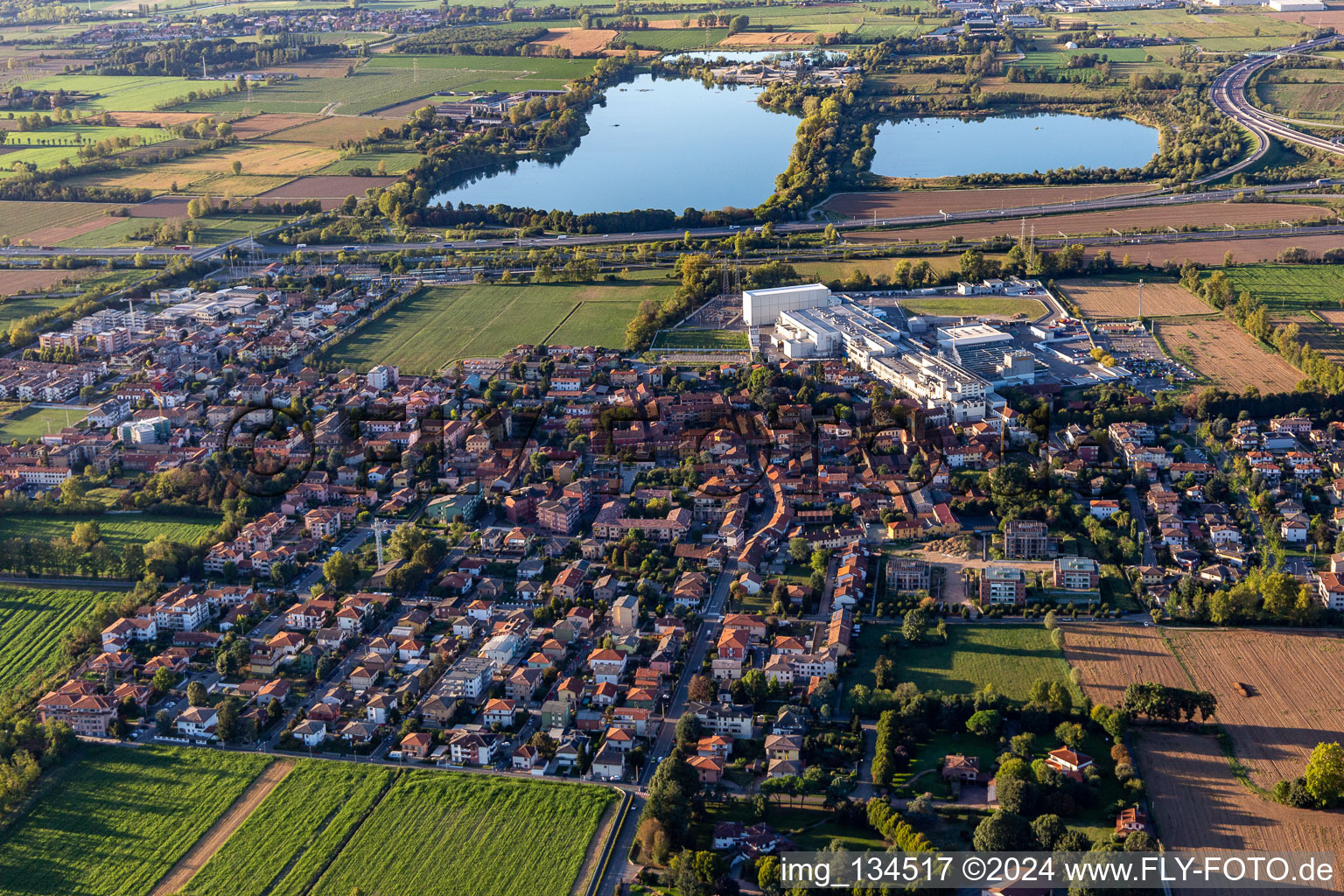 Vue aérienne de Pozzuolo Martesana dans le département Lombardie, Italie