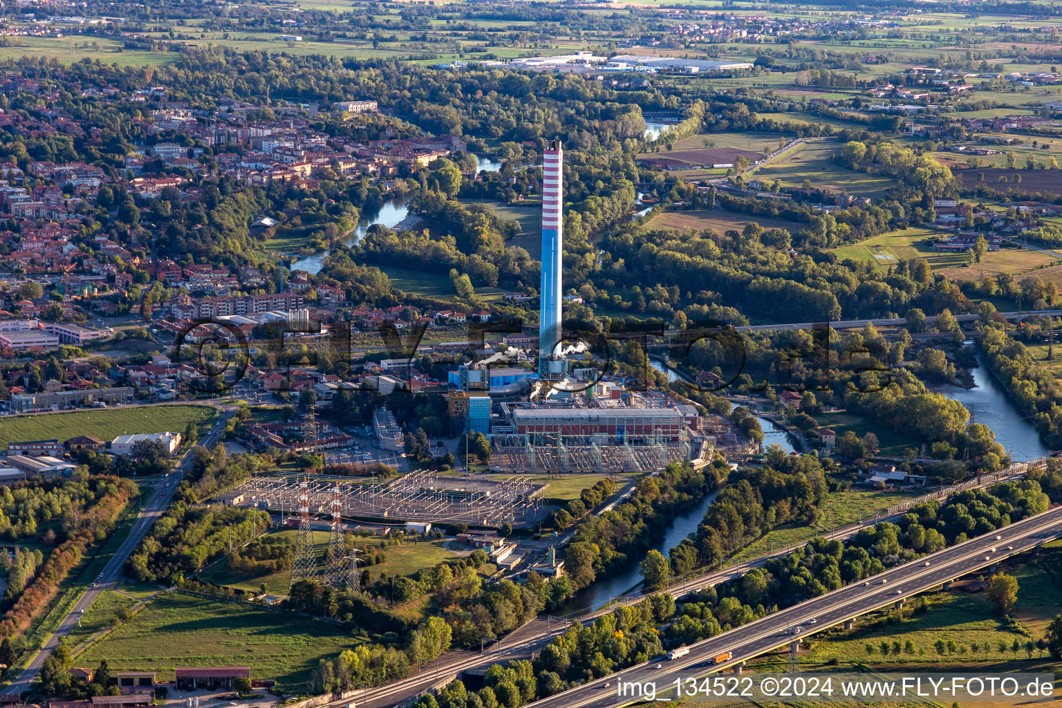 Vue aérienne de A2A (Centrale Thermoélectrique à Cassano d’Adda dans le département Lombardie, Italie