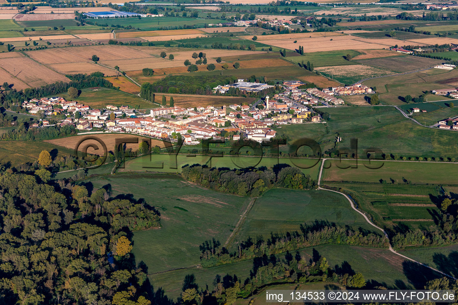 Vue aérienne de Comazzo dans le département Lodi, Italie