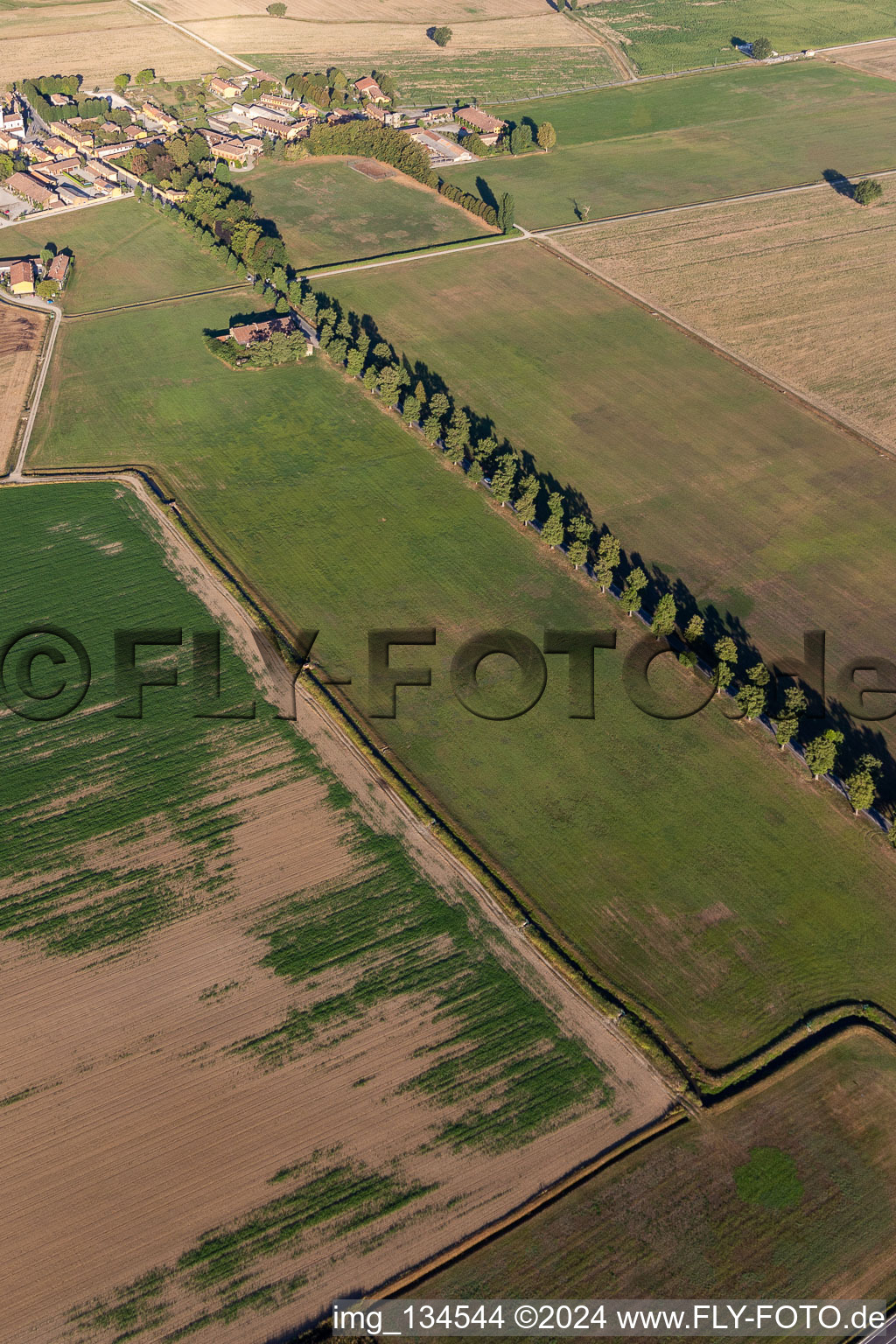 Vue aérienne de Gradella Via Majeure à Pandino dans le département Cremona, Italie