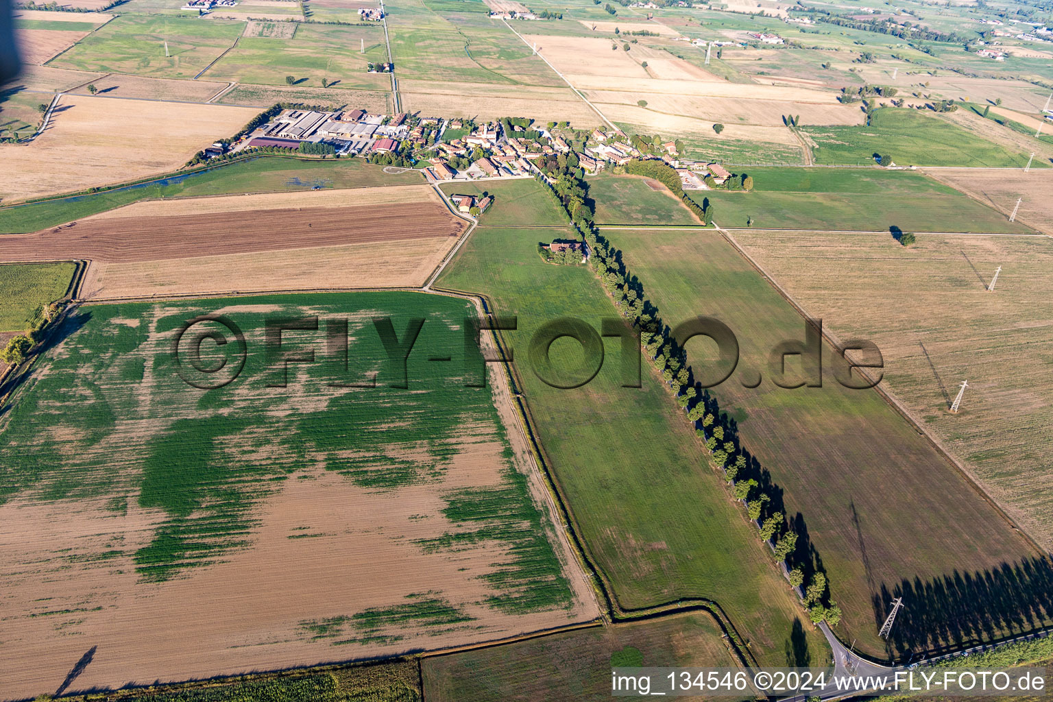 Vue aérienne de Gradella Via Majeure à Pandino dans le département Cremona, Italie