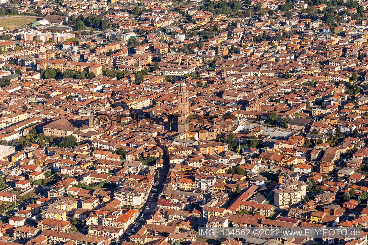 Vue oblique de Caravaggio dans le département Bergamo, Italie