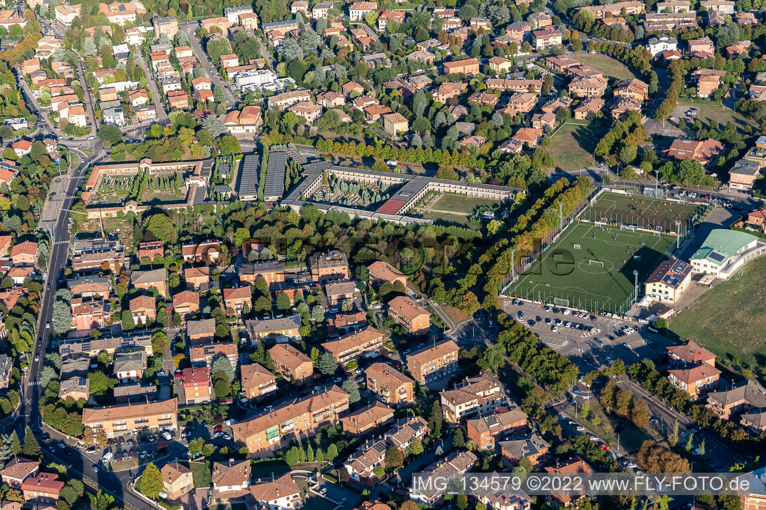 Vue aérienne de Cimetière de Formigine à Formigine dans le département Modena, Italie