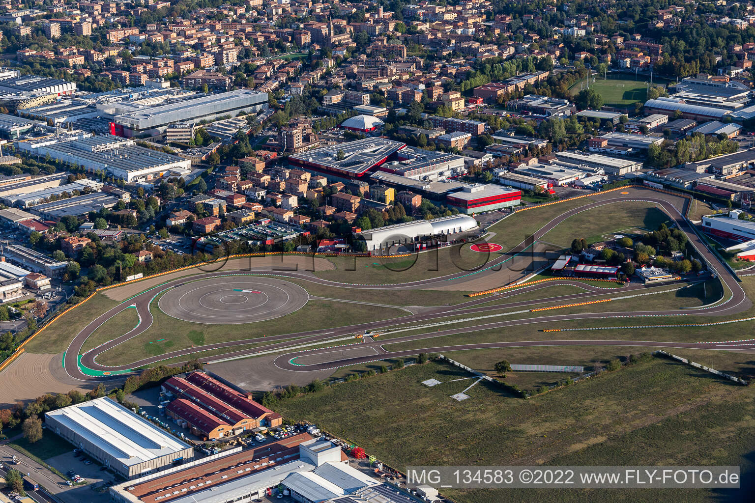 Photographie aérienne de Circuit de Formule 1 Ferrari, Pista di Fiorano, Circuito di Fiorano à Fiorano Modenese dans le département Modena, Italie