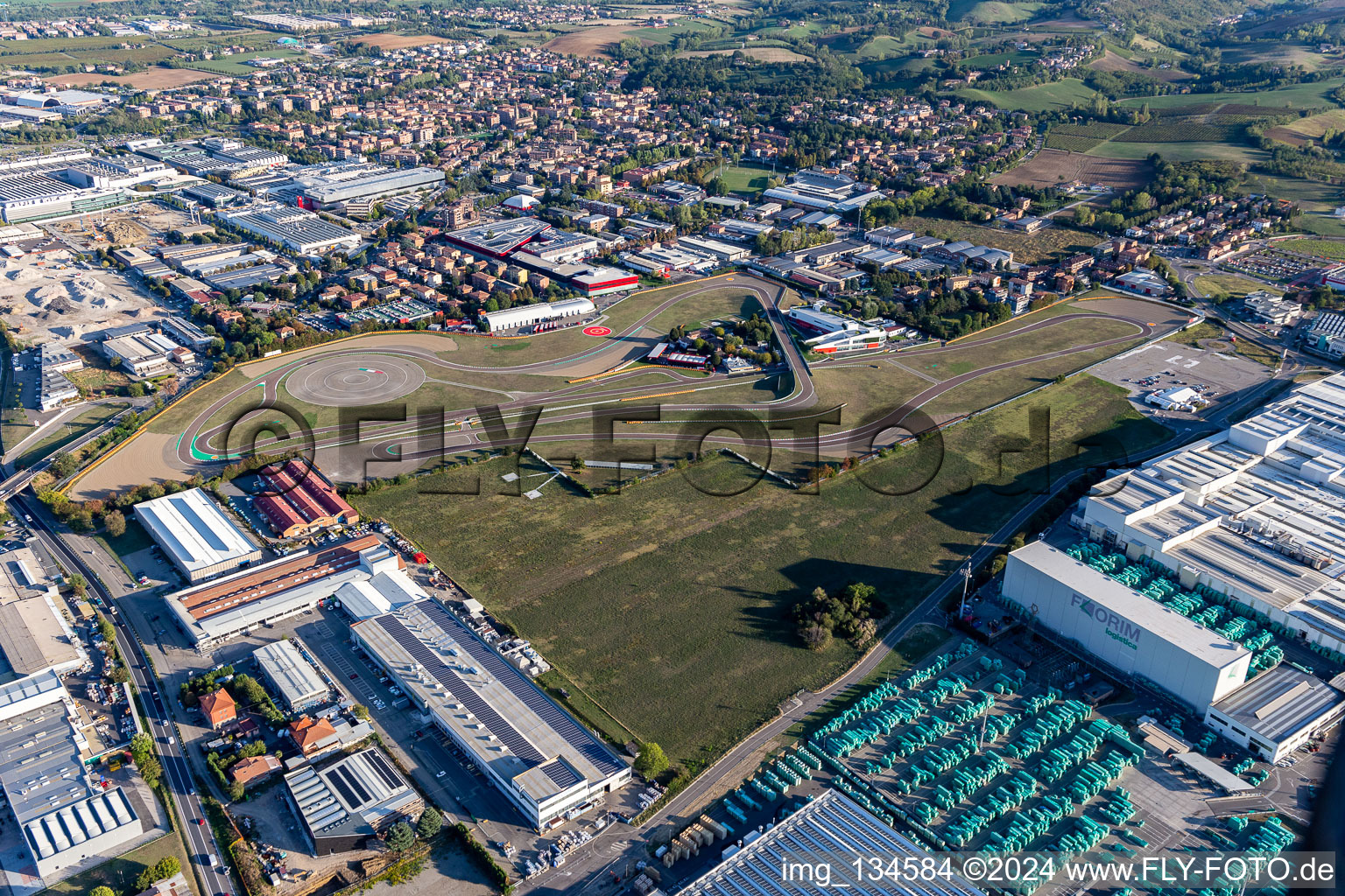 Vue oblique de Circuit de Formule 1 Ferrari, Pista di Fiorano, Circuito di Fiorano à Fiorano Modenese dans le département Modena, Italie