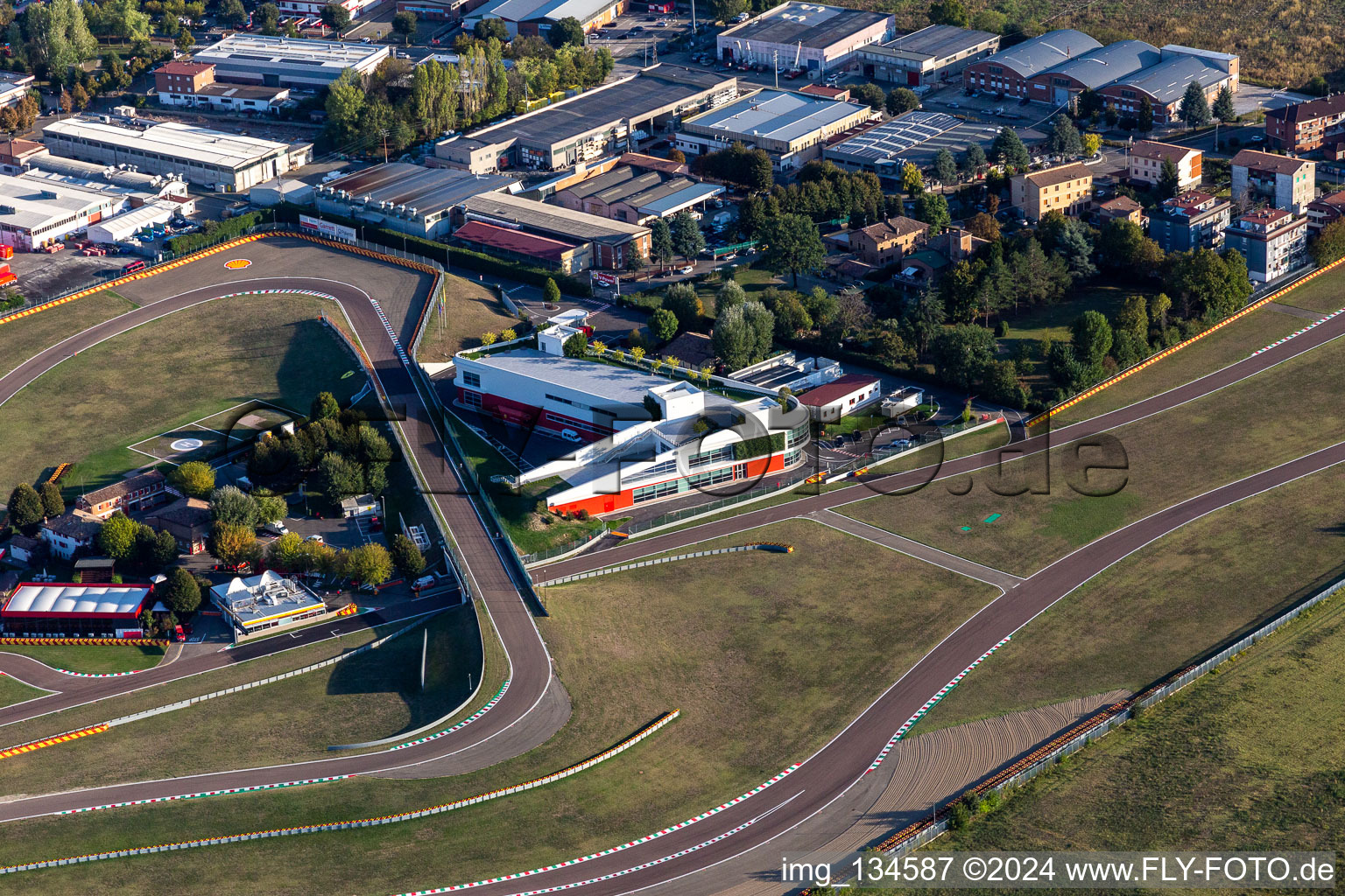 Vue aérienne de Fiorano Modenese dans le département Modena, Italie