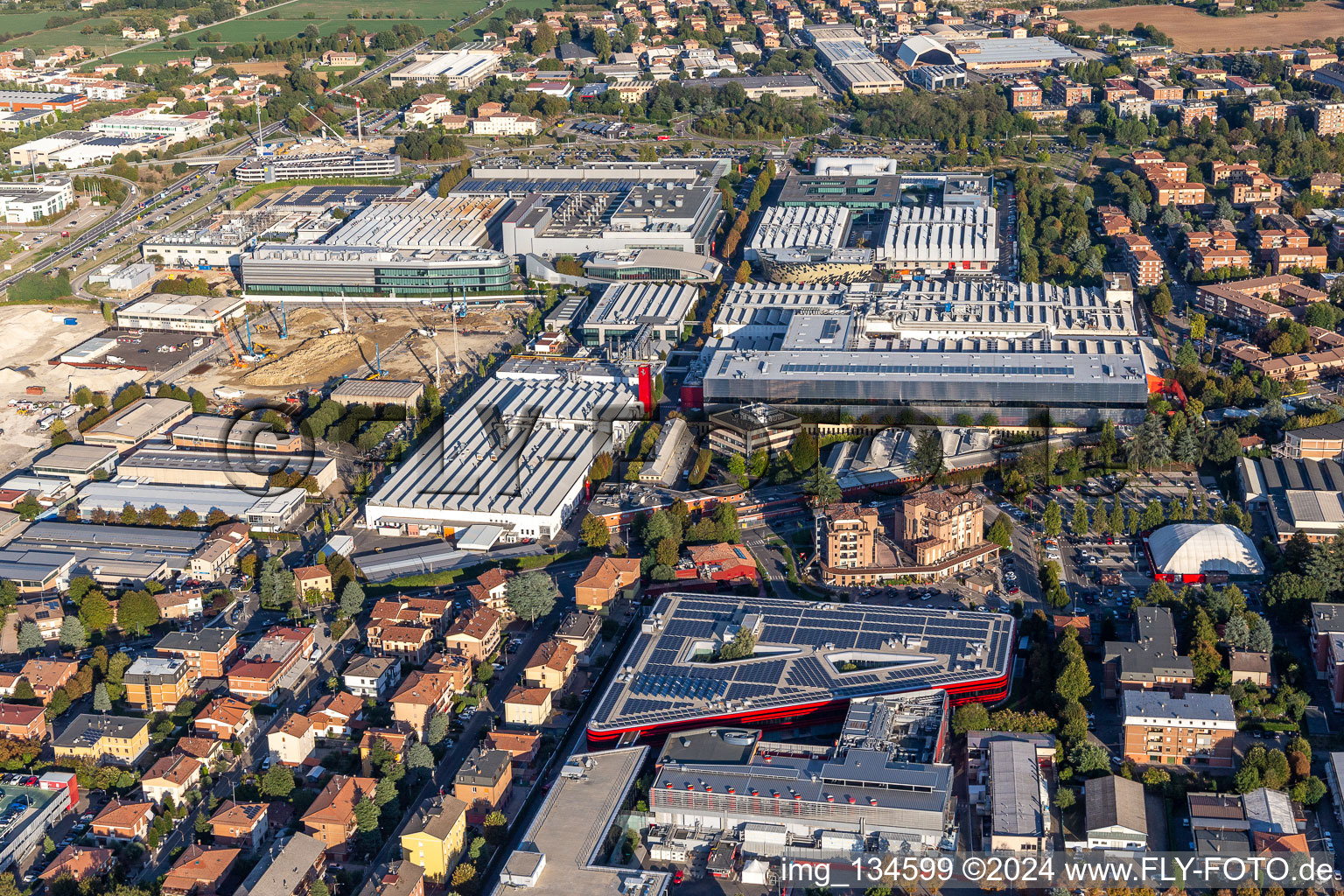 Photographie aérienne de Usine Ferrari SPA à Maranello dans le département Modena, Italie