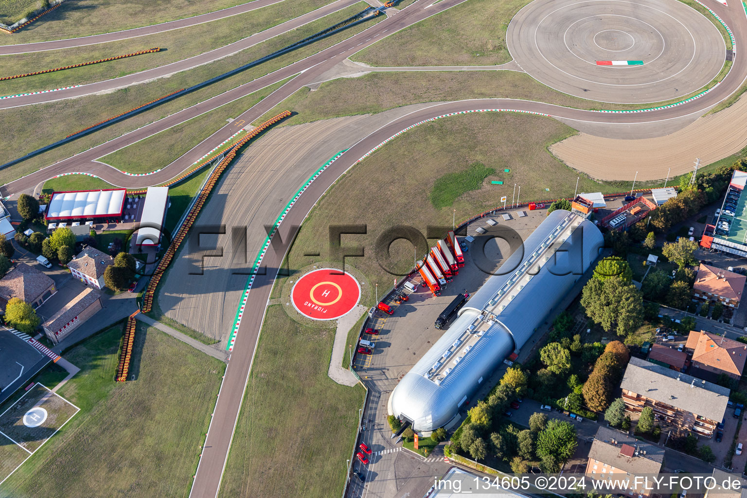 Photographie aérienne de Circuit de Formule 1 Ferrari, Pista di Fiorano, Circuito di Fiorano à Fiorano Modenese dans le département Modena, Italie