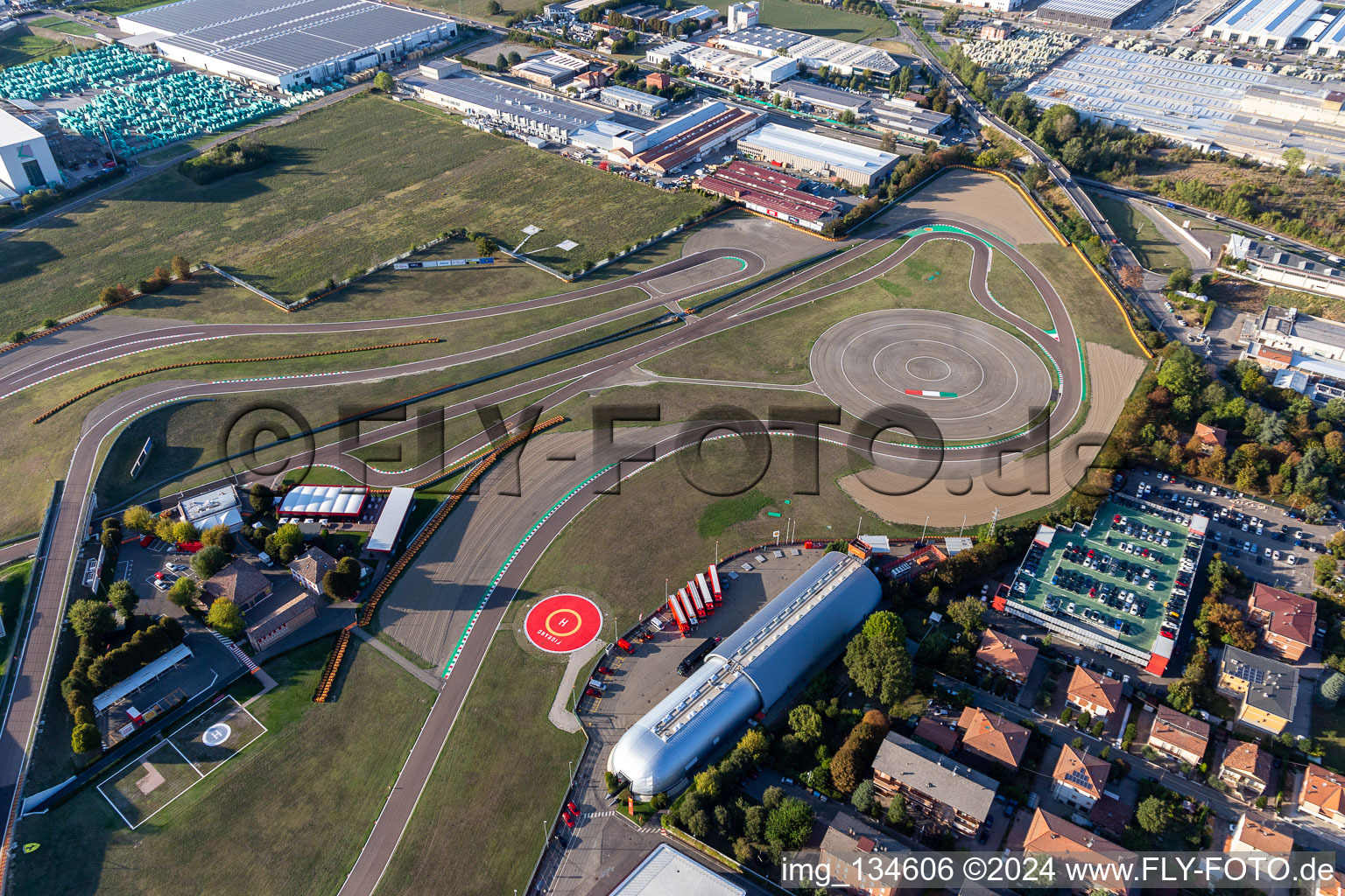 Vue oblique de Circuit de Formule 1 Ferrari, Pista di Fiorano, Circuito di Fiorano à Fiorano Modenese dans le département Modena, Italie