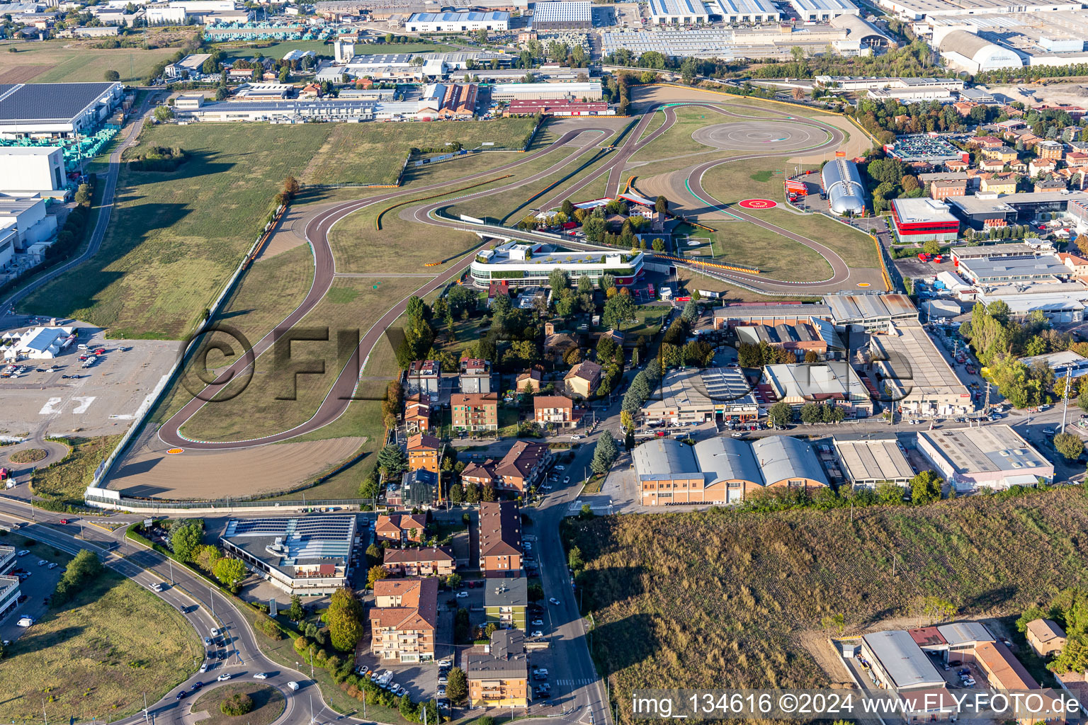 Photographie aérienne de Circuit de Formule 1 Ferrari, Pista di Fiorano, Circuito di Fiorano à Maranello dans le département Modena, Italie