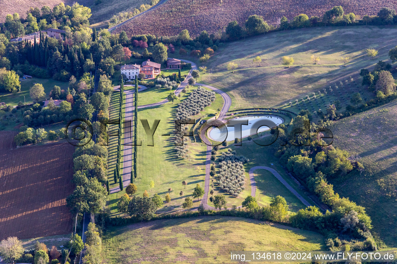 Vue aérienne de Via Fogliano à Maranello dans le département Modena, Italie