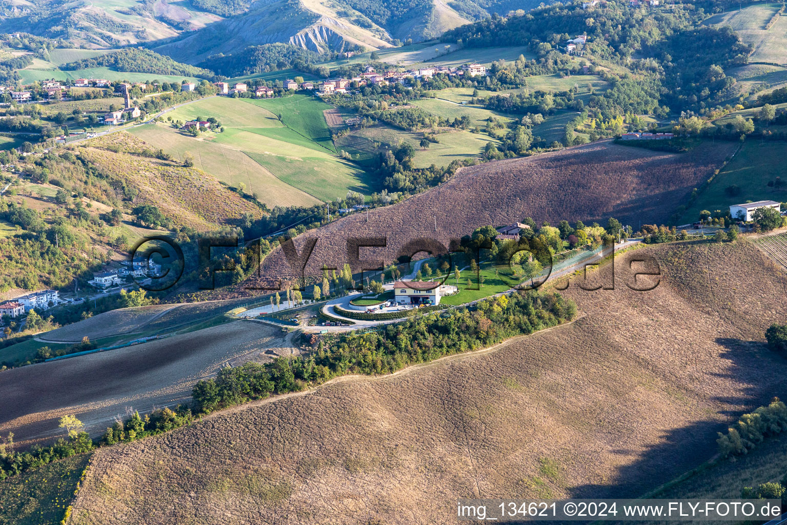 Vue aérienne de Agriturismo Bersana nuovo mondo antico à Maranello dans le département Modena, Italie