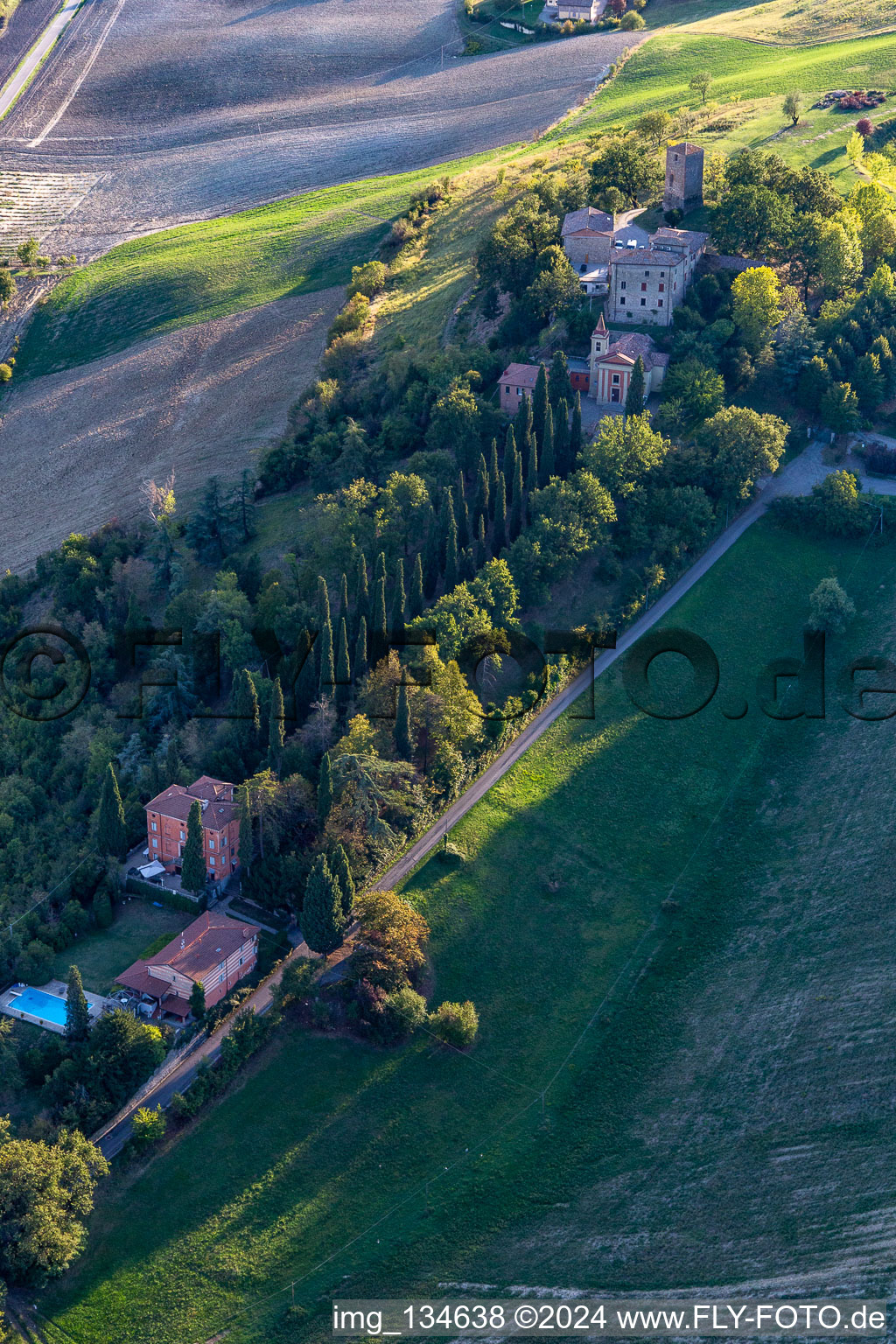 Vue aérienne de Château de Nirano, Villa Nirano à le quartier Nirano in Fiorano Modenese dans le département Modena, Italie