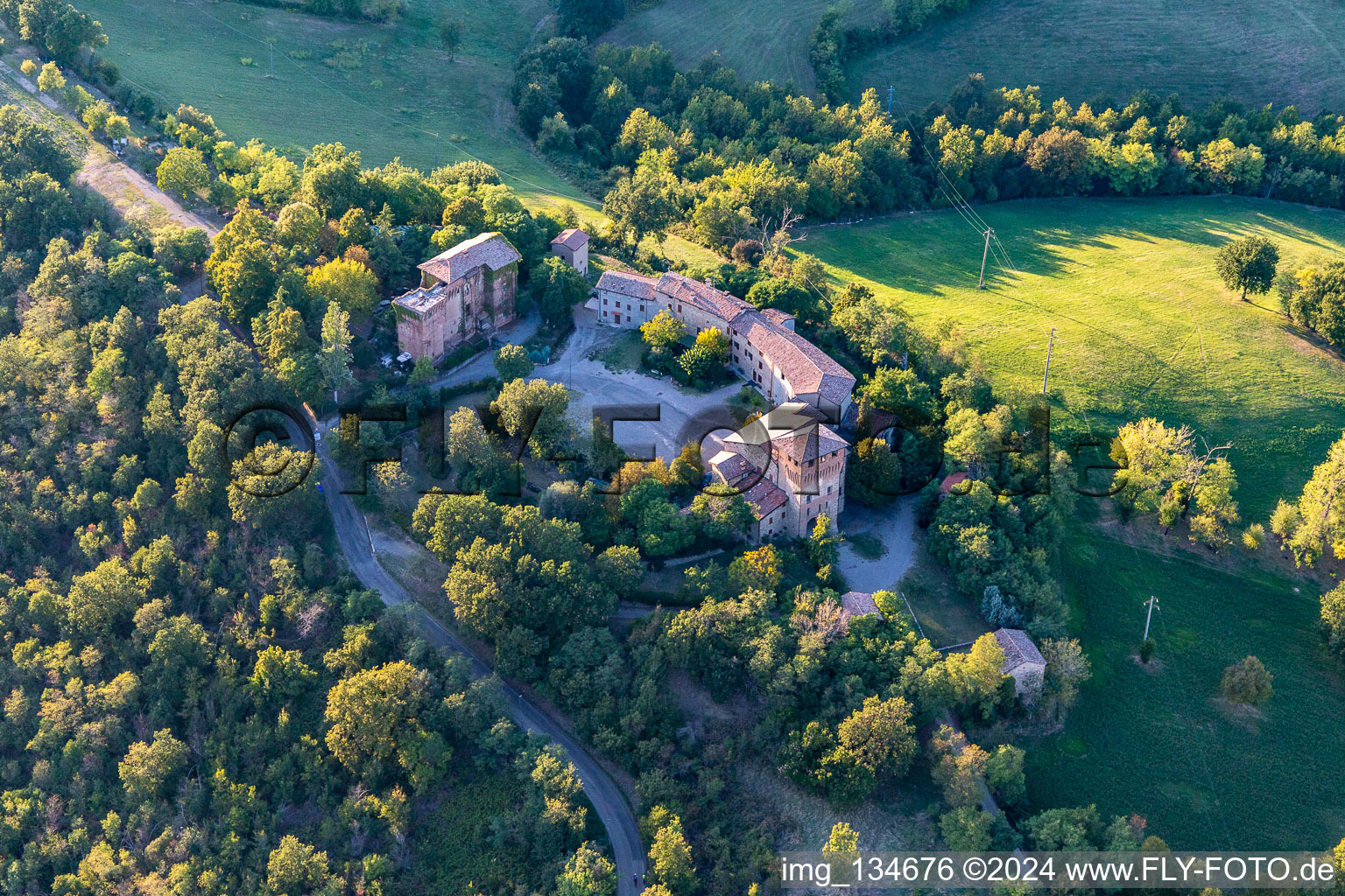 Vue aérienne de Château de Casalgrande à Casalgrande dans le département Reggio Emilia, Italie