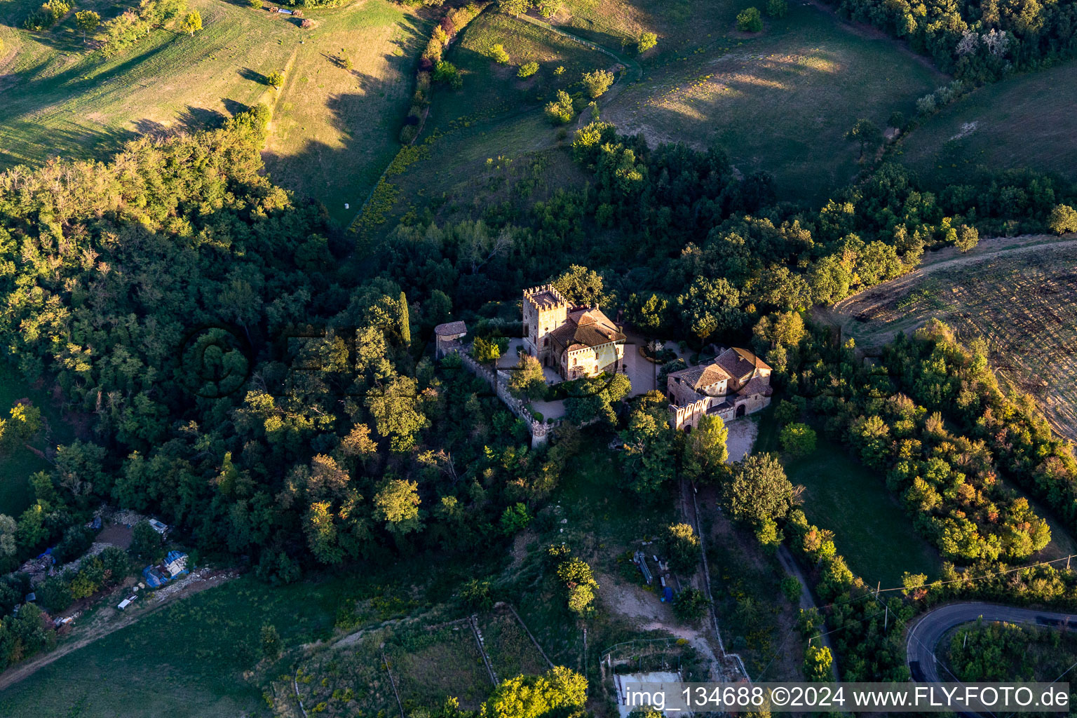 Château de Torricella à Scandiano dans le département Reggio Emilia, Italie hors des airs