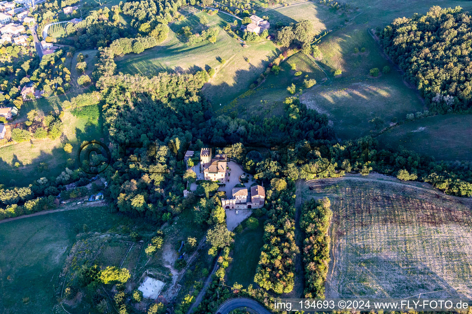 Vue d'oiseau de Château de Torricella à Scandiano dans le département Reggio Emilia, Italie