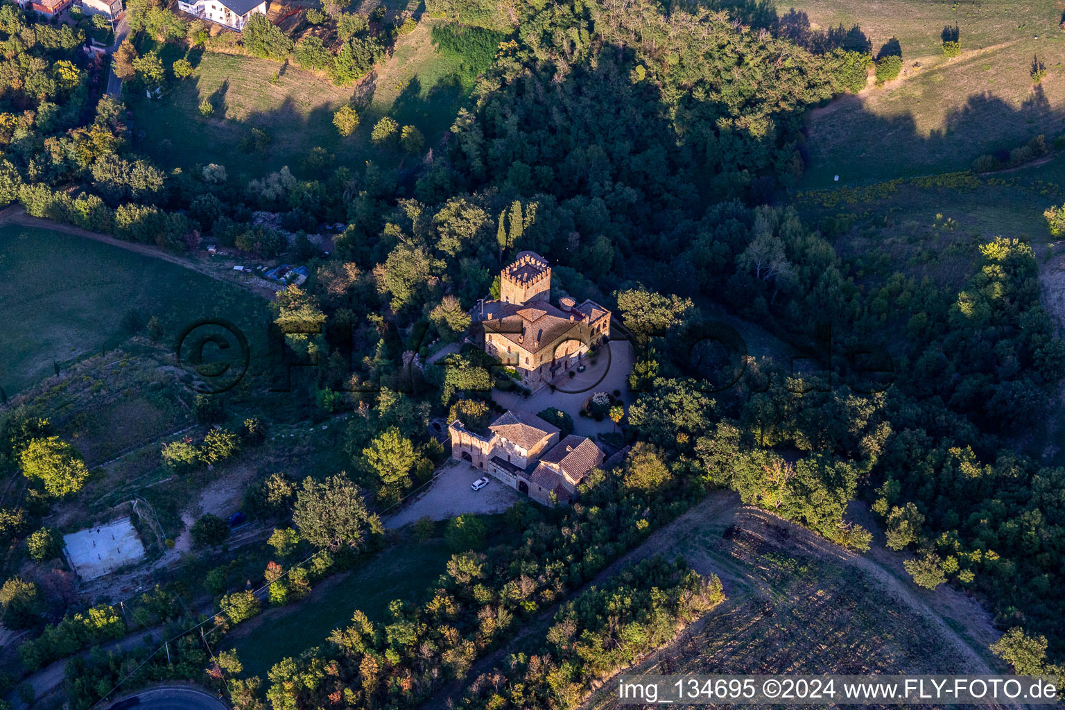 Vue aérienne de Château de la Torricella à Scandiano à Scandiano dans le département Reggio Emilia, Italie