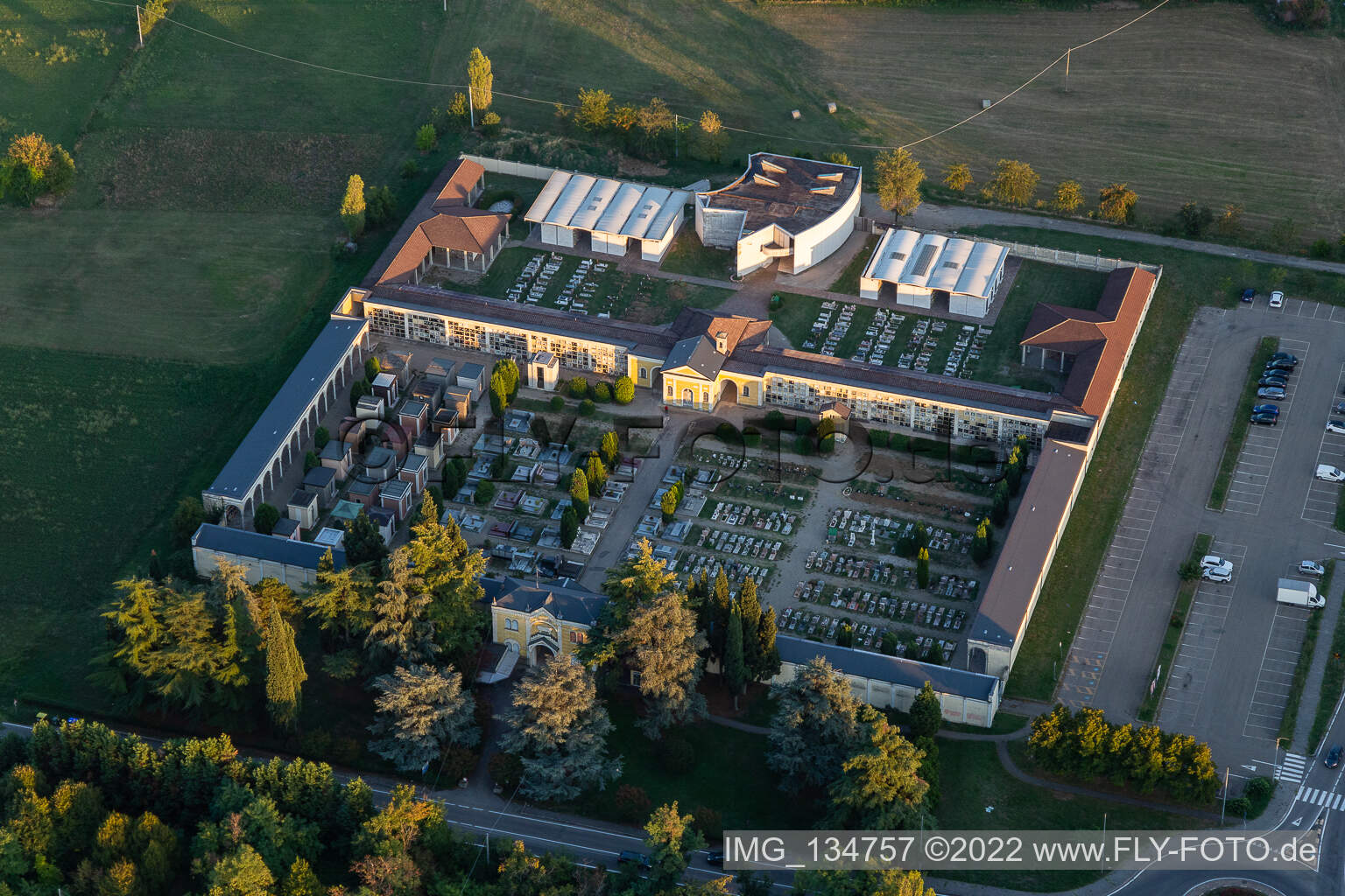 Vue aérienne de Cimitero Scandiano à Scandiano dans le département Reggio Emilia, Italie