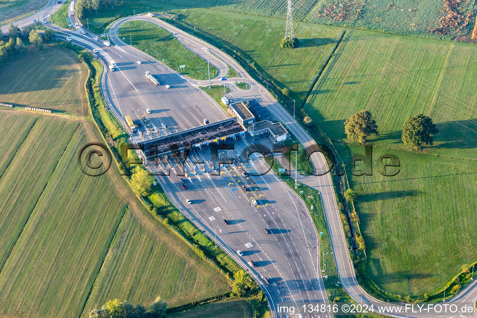 Vue aérienne de Péage de Casello autoroute A1 Reggio Emilia à Reggio nell’Emilia dans le département Reggio Emilia, Italie