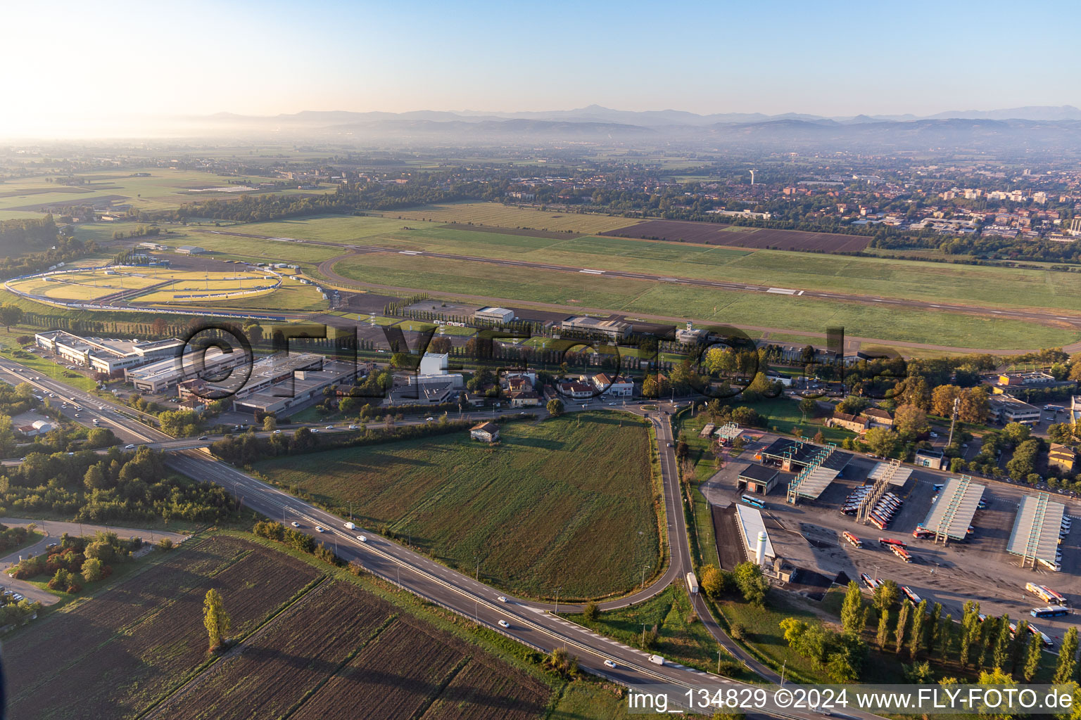 Vue oblique de Reggio Emilia Aéroport de Reggio Emilia - LIDE à Reggio nell’Emilia dans le département Reggio Emilia, Italie