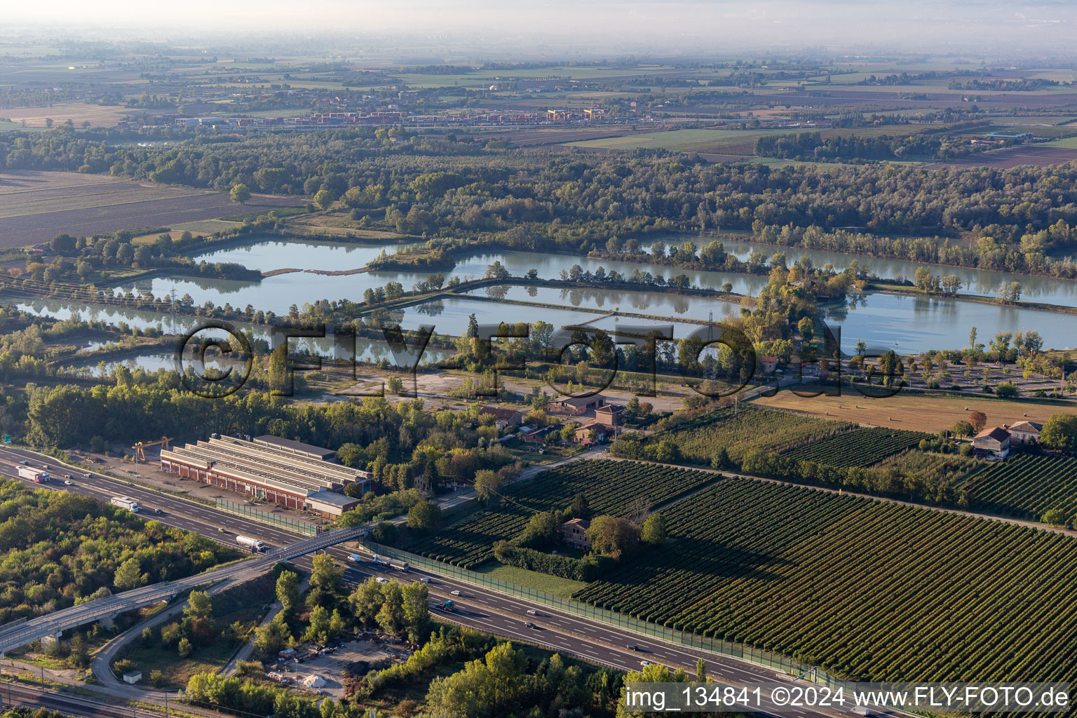 Vue aérienne de Laghi Curiel à Campogalliano dans le département Modena, Italie