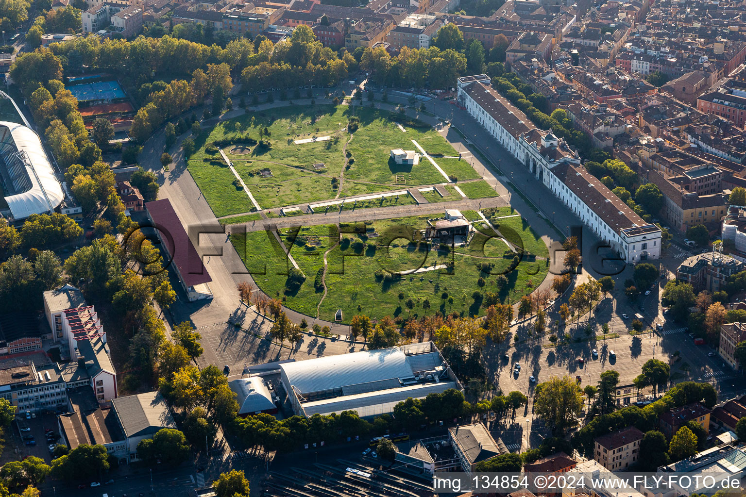 Vue aérienne de Parc archéologique de Novi Ark à Modena dans le département Modena, Italie