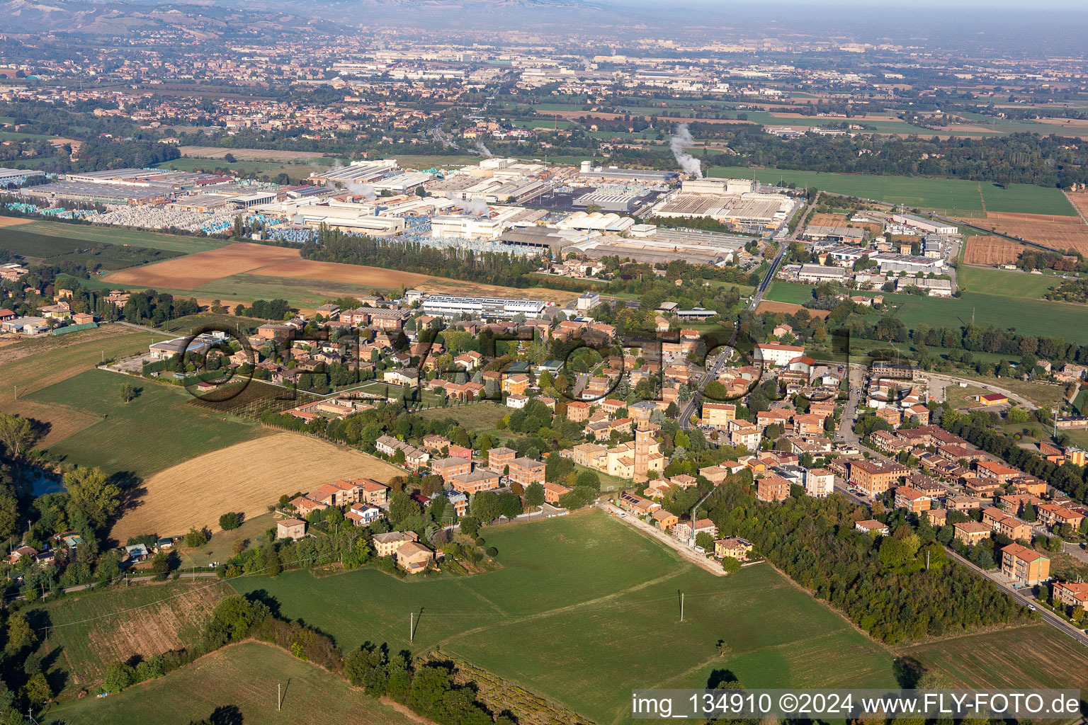 Vue aérienne de Quartier Zona Industriale Ceramiche in Castelvetro di Modena dans le département Modena, Italie