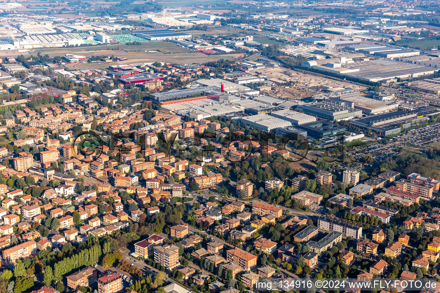 Vue aérienne de Ferrari SPA à Maranello dans le département Modena, Italie