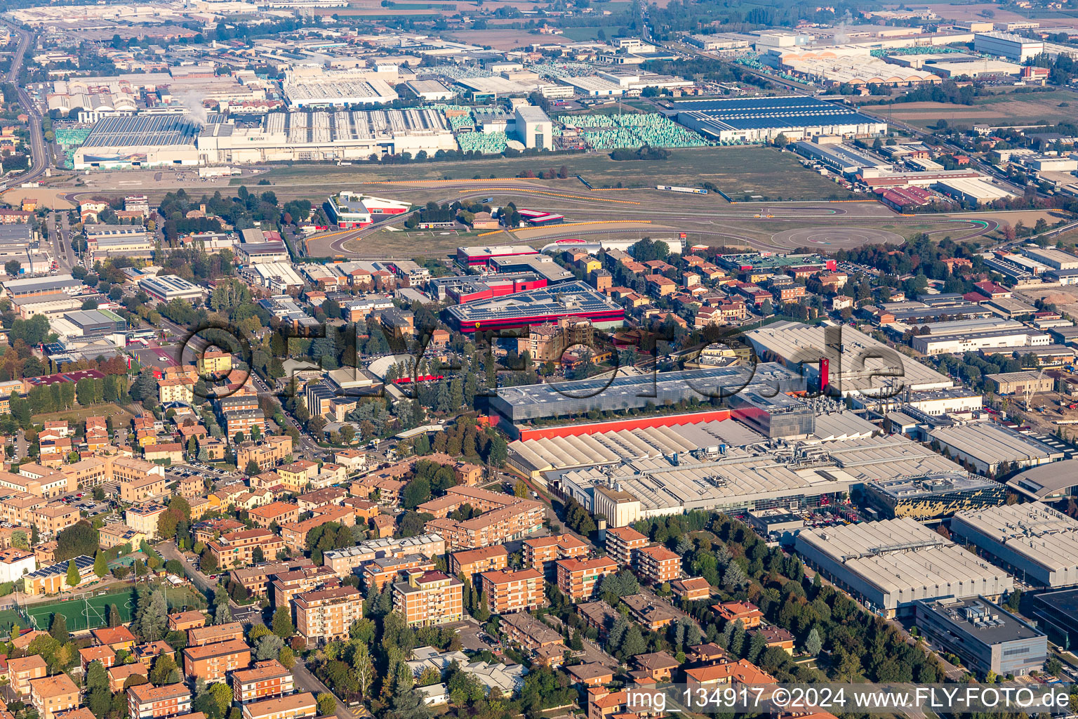 Vue aérienne de Ferrari SPA à Maranello dans le département Modena, Italie