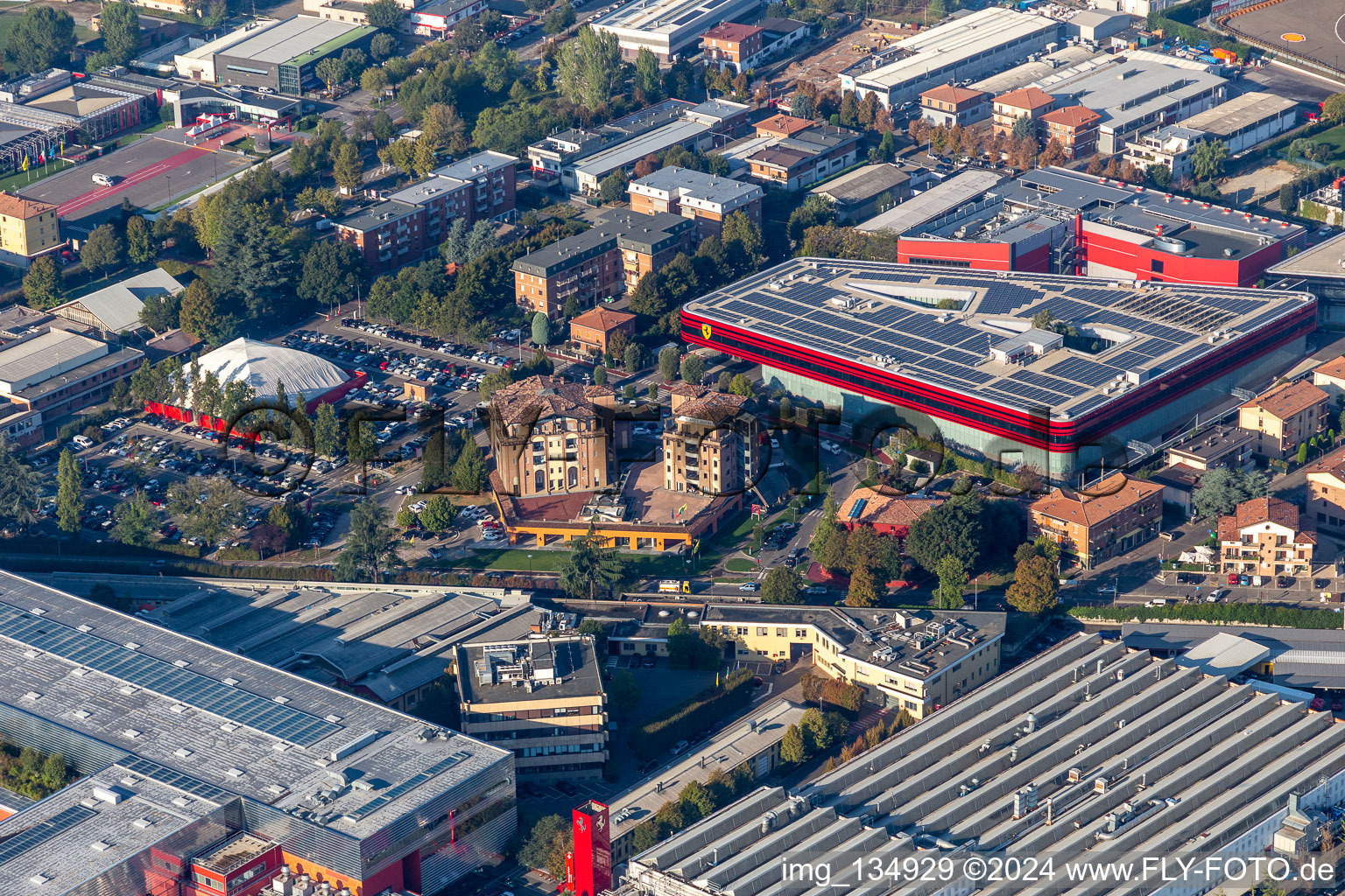 Ferrari SPA à Maranello dans le département Modena, Italie d'un drone