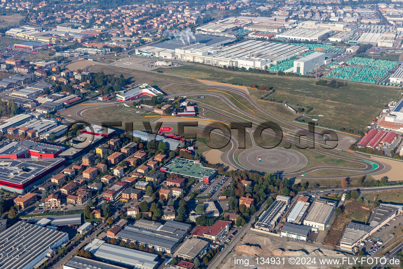 Vue aérienne de Ferrari SPA Piste de Fiorano Circuit de Fiorano à Fiorano Modenese dans le département Modena, Italie