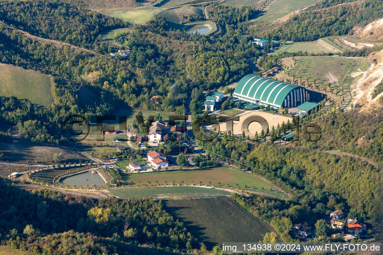 Vue aérienne de Societa' Agricola Riola Valley SS Di Stefani Franco à Fiorano Modenese dans le département Modena, Italie