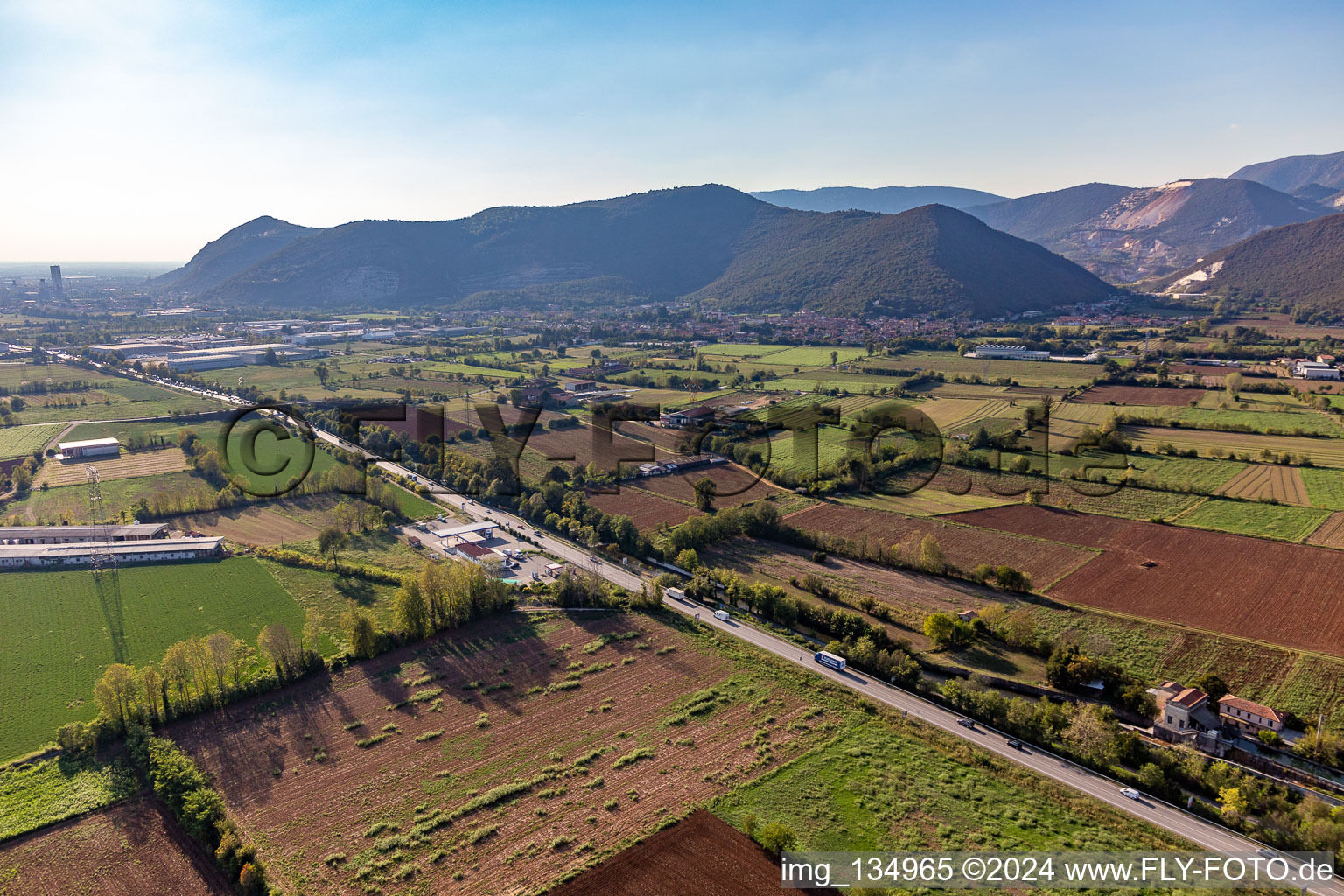 Vue oblique de Nuvolera dans le département Brescia, Italie