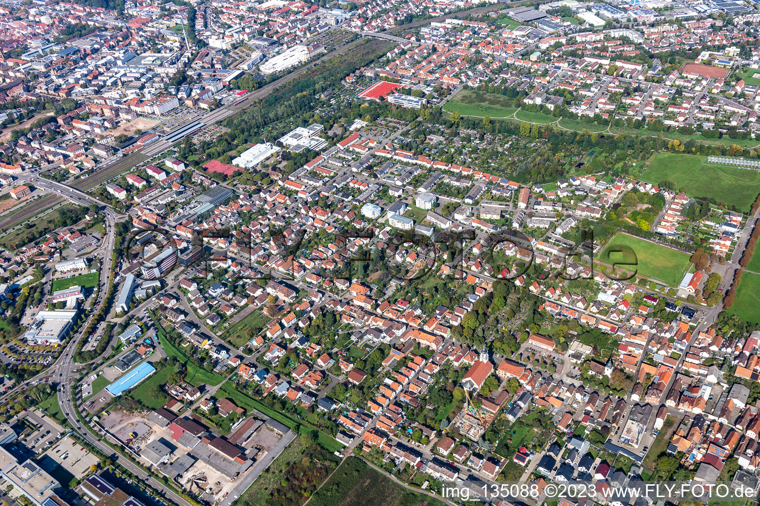 Quartier Queichheim in Landau in der Pfalz dans le département Rhénanie-Palatinat, Allemagne vue du ciel