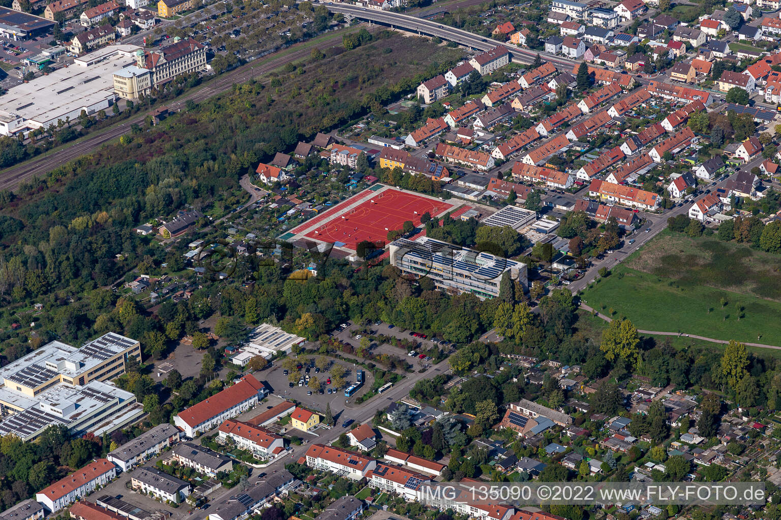Vue aérienne de Lycée Edouard Spranger à le quartier Queichheim in Landau in der Pfalz dans le département Rhénanie-Palatinat, Allemagne