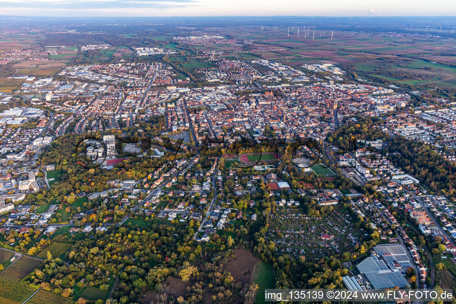 Vue aérienne de Landau in der Pfalz dans le département Rhénanie-Palatinat, Allemagne