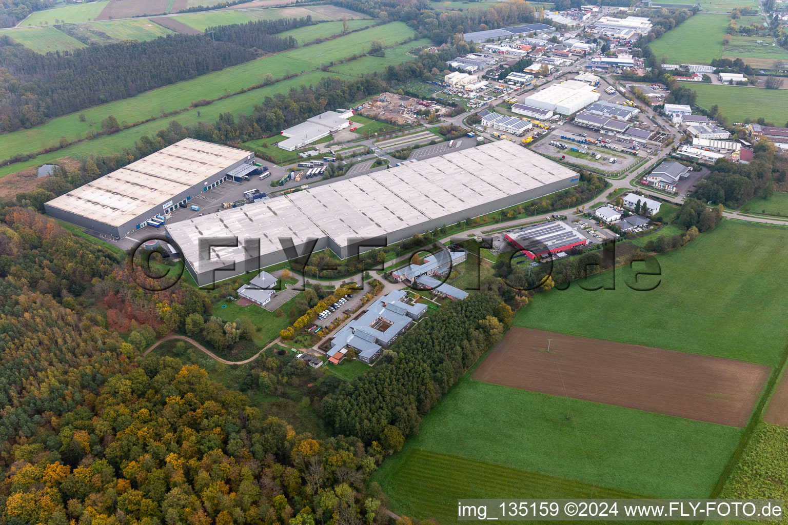 Vue aérienne de Logistique de coïncidence à le quartier Minderslachen in Kandel dans le département Rhénanie-Palatinat, Allemagne