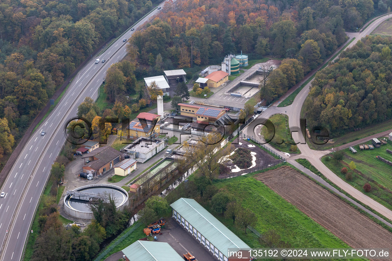 Vue aérienne de Usine de traitement des eaux usées à Kandel dans le département Rhénanie-Palatinat, Allemagne