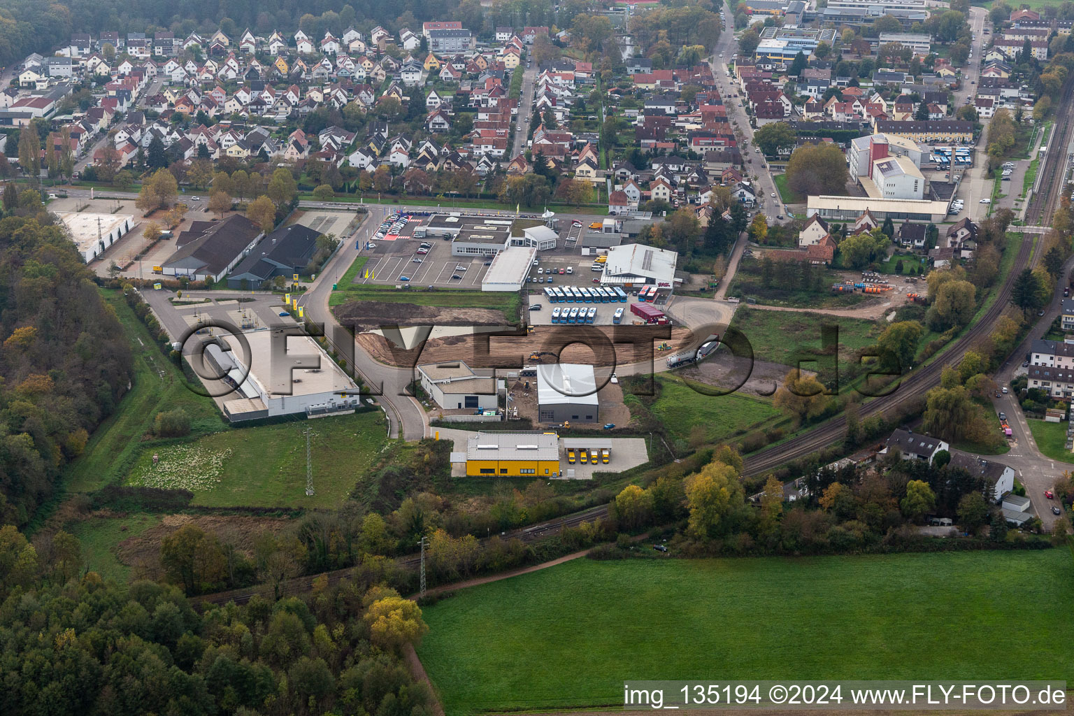 Vue oblique de Zone commerciale de la Lauterburger Straße à Kandel dans le département Rhénanie-Palatinat, Allemagne