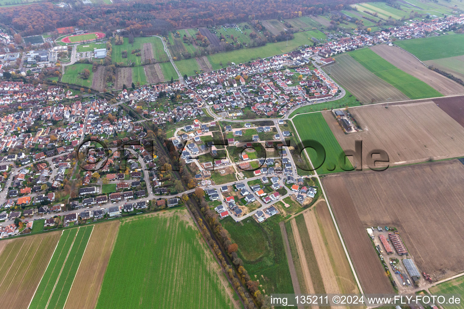 Vue aérienne de Nouvelle zone de développement K2 à Kandel dans le département Rhénanie-Palatinat, Allemagne