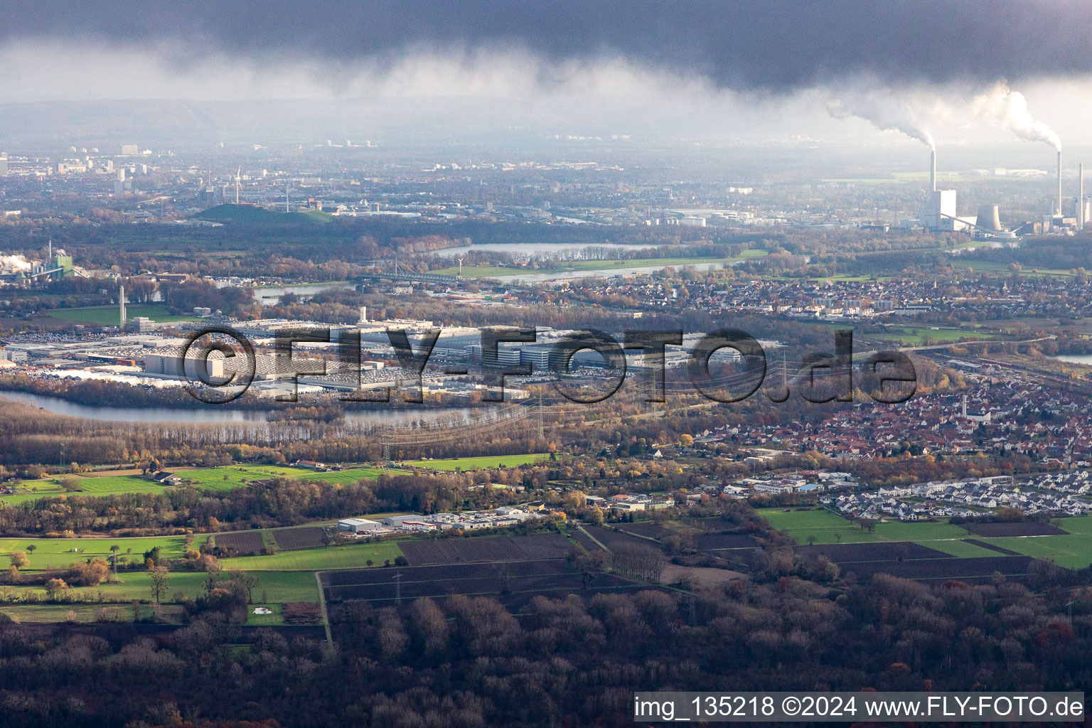 Zone industrielle d'Oberwald à Wörth am Rhein dans le département Rhénanie-Palatinat, Allemagne depuis l'avion